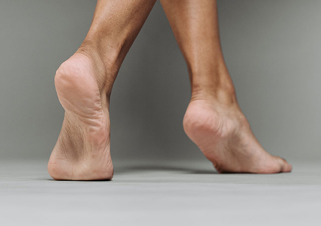 Individuell angepasste Schuheinlagen unterstützen den Fuß und reduzieren die Belastung.